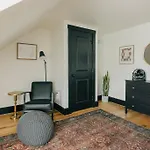 Stunning 5 Bedroom -Heart Of Downtown