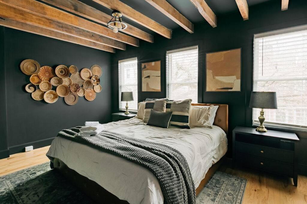 Stunning 5 Bedroom -heart Of Downtown * Lancaster